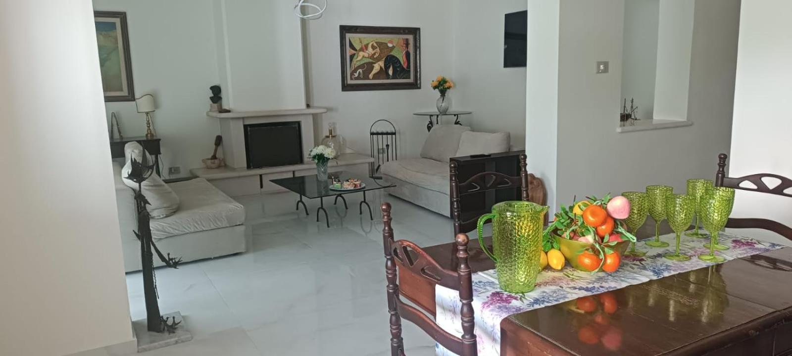 Villa Giloma House